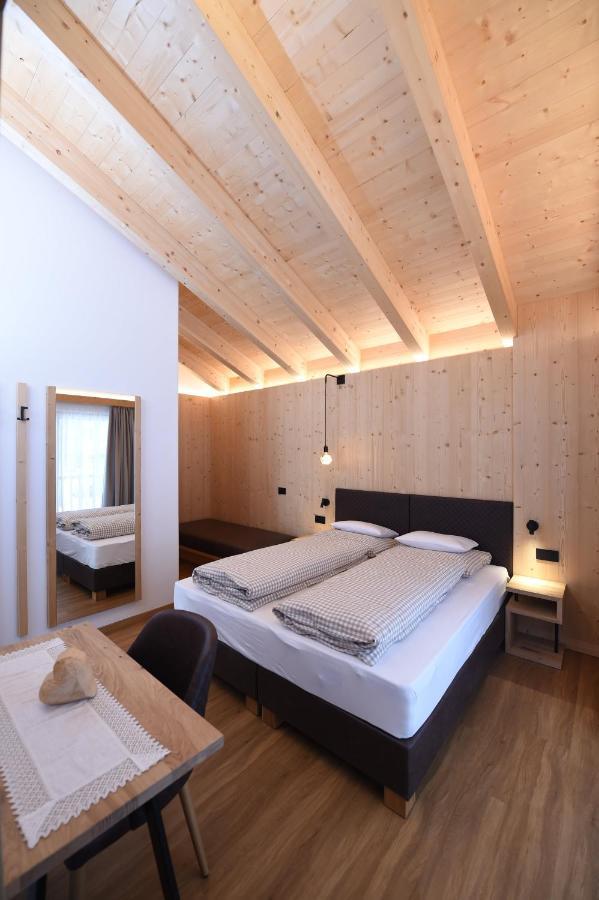Les Ciases Chalets Dolomites San Vigilio Di Marebbe Exterior foto