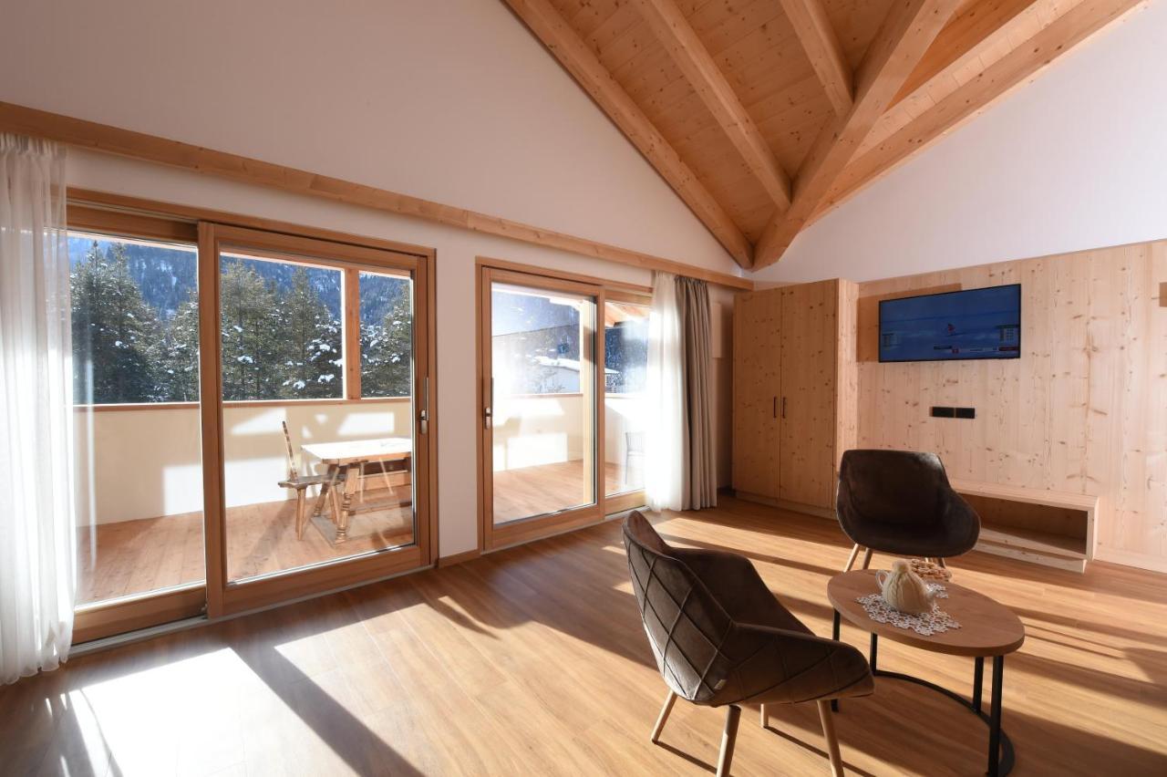 Les Ciases Chalets Dolomites San Vigilio Di Marebbe Exterior foto