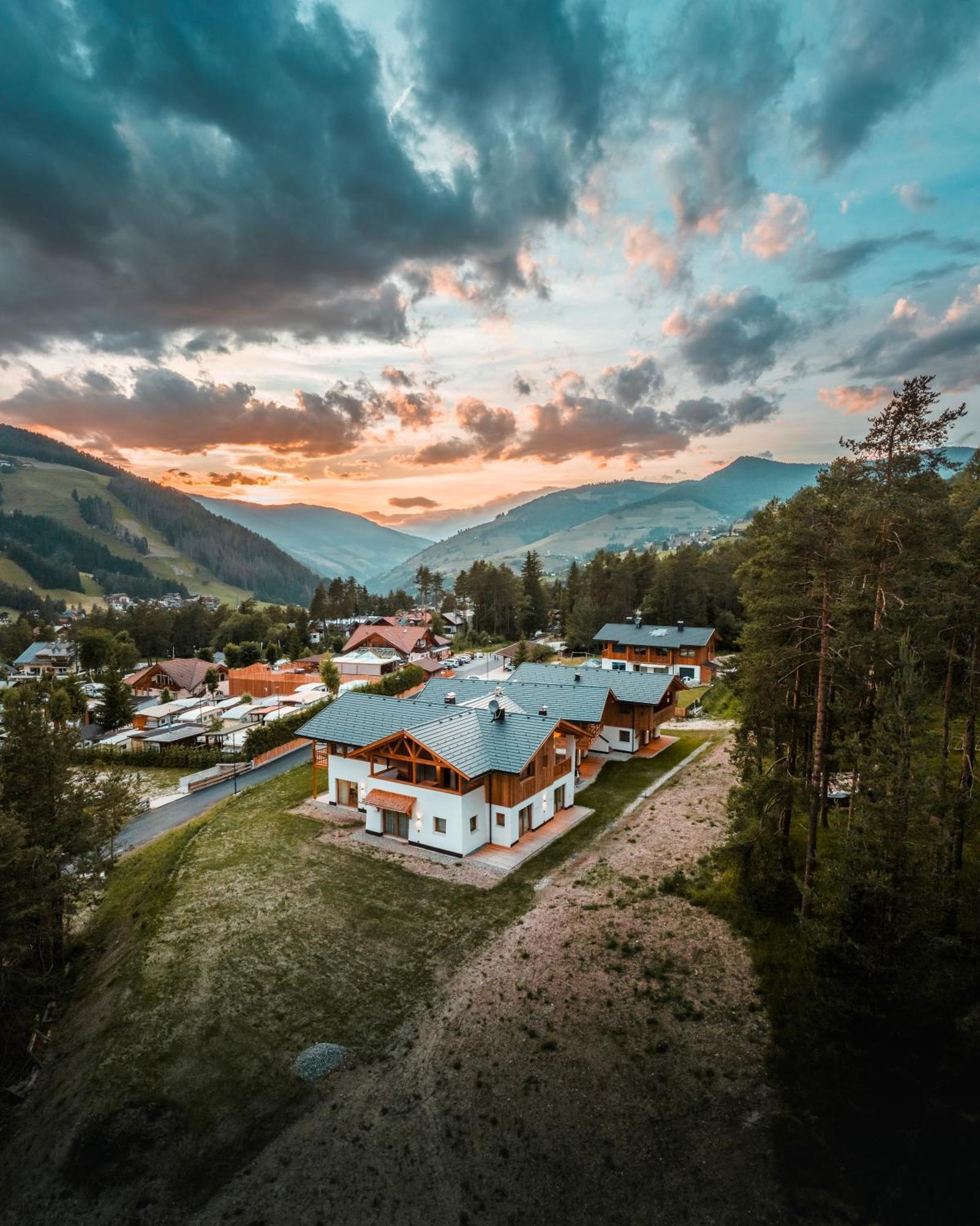 Les Ciases Chalets Dolomites San Vigilio Di Marebbe Exterior foto